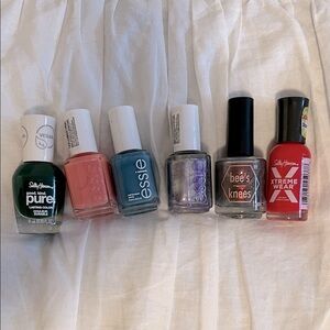 FREE 6 nail polishes